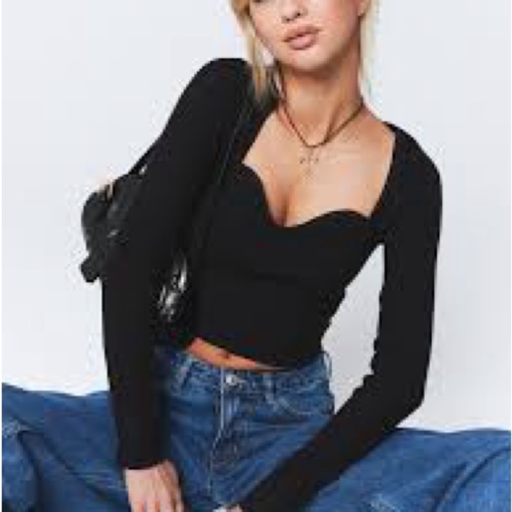 Black Long Sleeve Crop Top